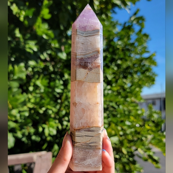 NEW 7.5" MEXICAN CRAZY LACE AGATE AND AMETHYST TOWER - Picture 3 of 9